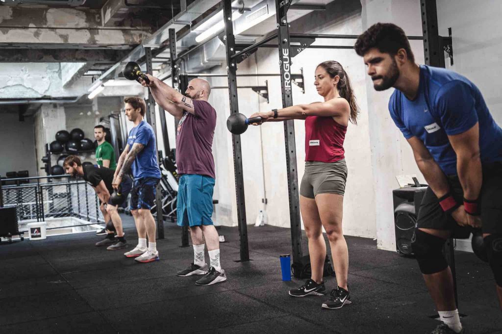 Séance de CrossFit — haltérophilie et entraînement varié